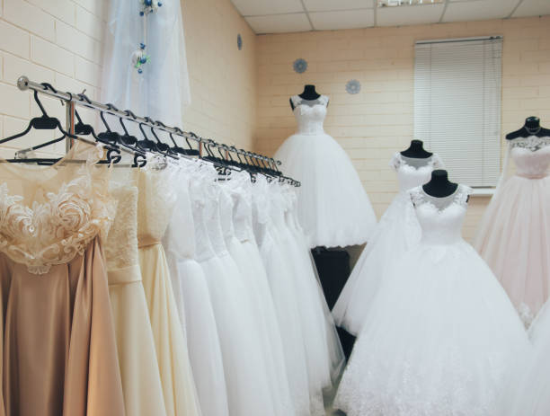 When Should I Start Visiting Wedding Dress Shops Before My Wedding?
